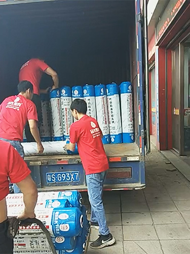 防水卷材装车